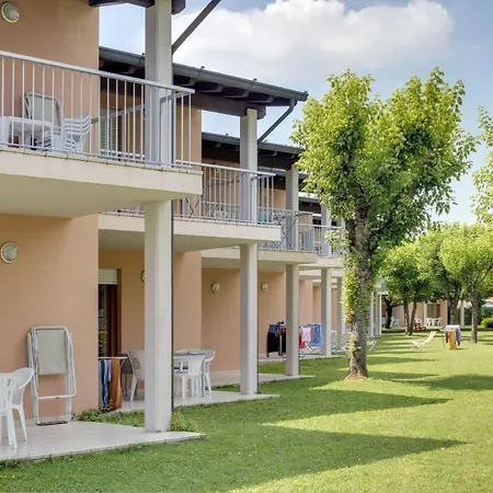 Villaggio Tiglio База відпочинку Сірміоне