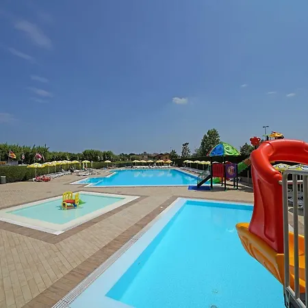 Villaggio Tiglio База відпочинку 4*